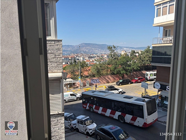 YEŞİLYURTTA DENİZ MANZARALI GENİŞ SALONLU 2+1 KİRALIK DAİRE - Görsel 5