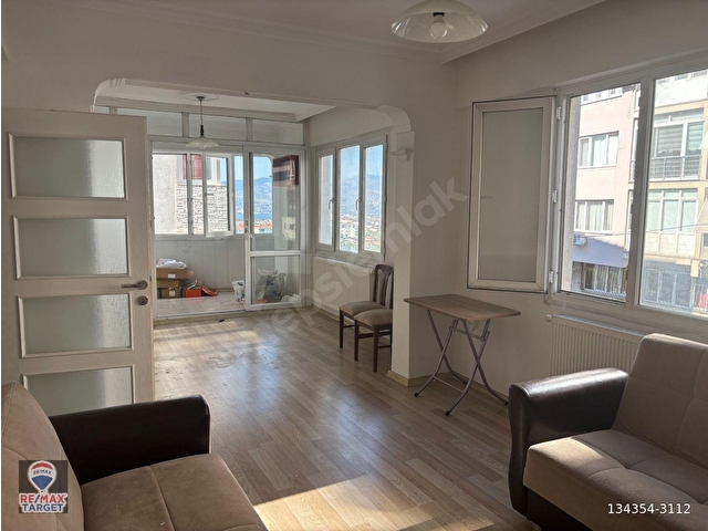 YEŞİLYURTTA DENİZ MANZARALI GENİŞ SALONLU 2+1 KİRALIK DAİRE