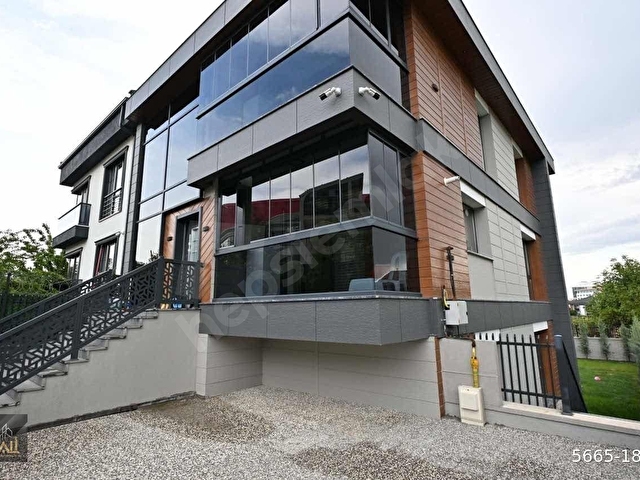 İncekte Merkezi Konumda Ultra Lüks 4+2 Villa KALİ A.Ş