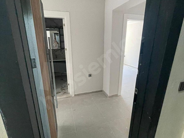 DENİZE SIFIR KONUMLU FULL DONANIMLI SİTE İÇİ 2+1 DAİRE - Görsel 4