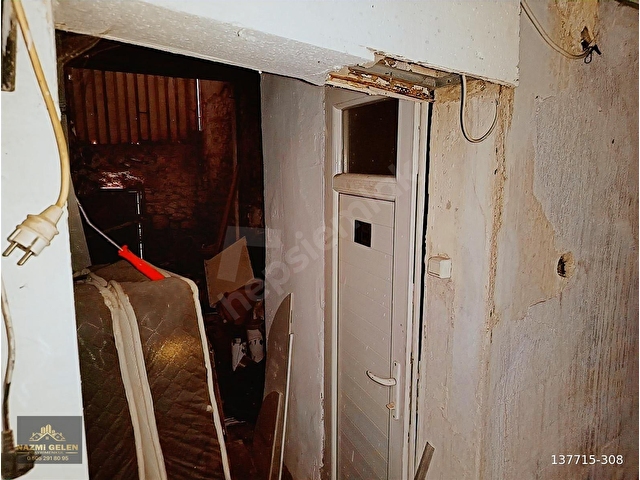 Alsancak Tarihi Simit Fırını Yakını Kiralık Geniş Rum evi - Görsel 21