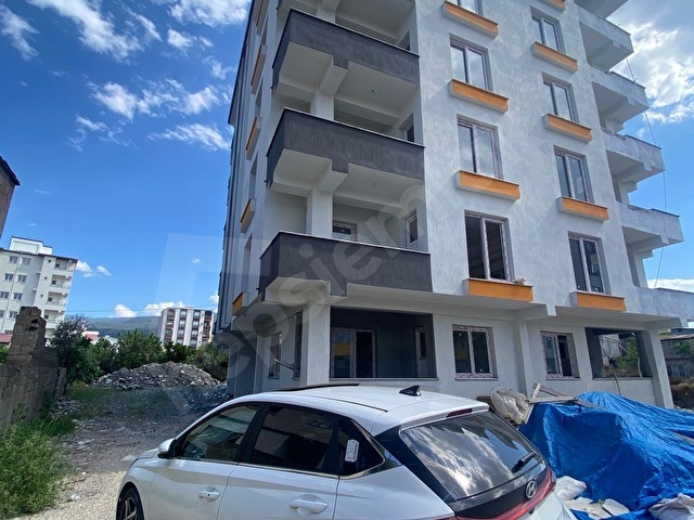 Sahibinden 3+1 . Merkezi konum. Çift balkonlu, çift banyolu.
