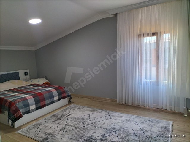 ÇAVUŞTA SÜPER MANZARALI VE DEKORASYONLU 425m2 6+2 SATILIK VİLLA - Görsel 15