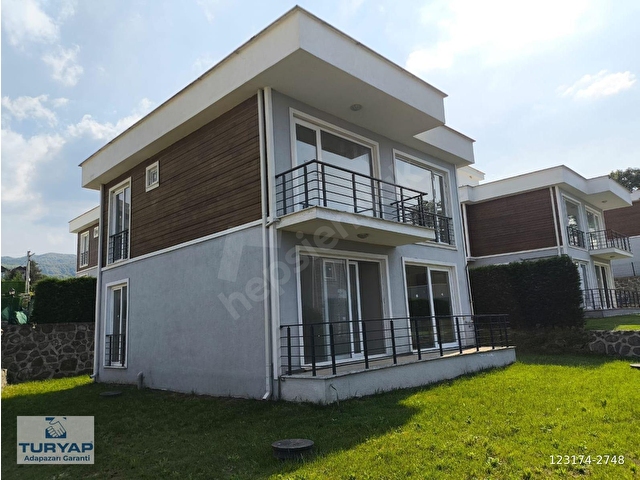 SAPANCA ÜNLÜCEDE MÜSTAKİL BAHÇELİ GÖL MANZARALI 4+1 LUKS VİLLA - Görsel 2