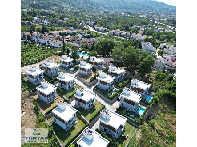 SAPANCA ÜNLÜCEDE MÜSTAKİL BAHÇELİ GÖL MANZARALI 4+1 LUKS VİLLA - Görsel 8
