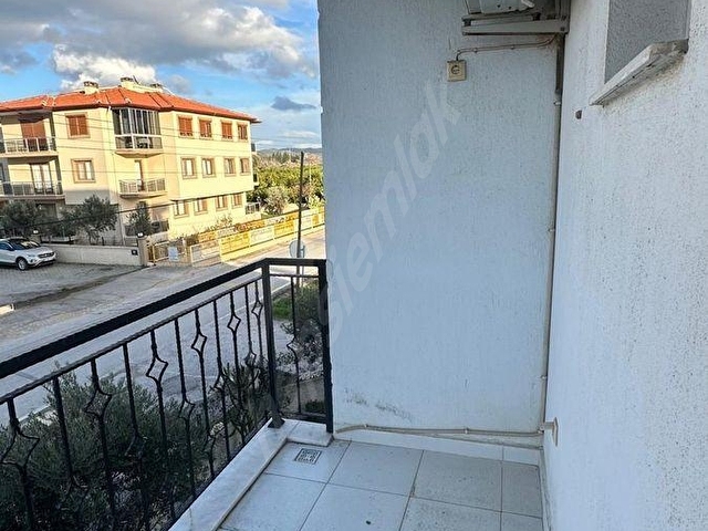 SIĞACIK MERKEZDE ZEMİN ÜSTÜ ARA KAT DOĞA MANZARALI EŞYALI 1+1 - Görsel 30
