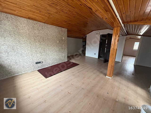 Hastaneye + Karakola Yakın Kiralık Daire | 2+1 Çatı Katı