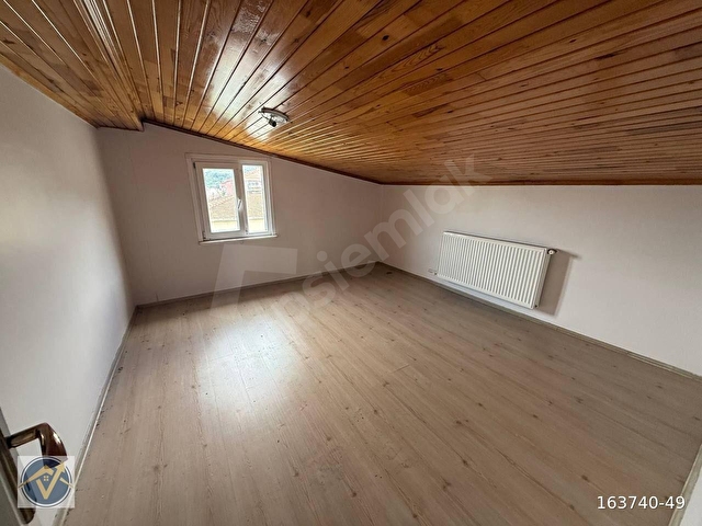 Hastaneye + Karakola Yakın Kiralık Daire | 2+1 Çatı Katı - Görsel 3