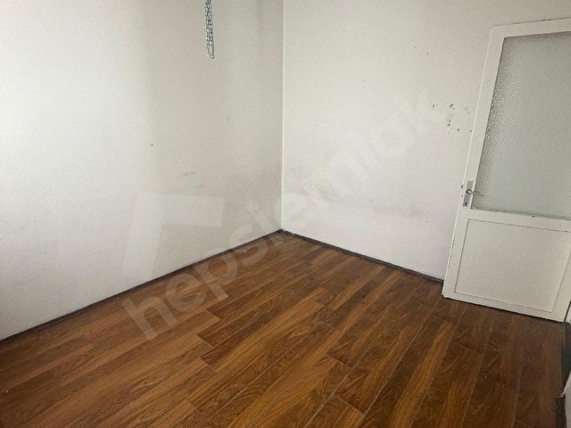 KURTULUŞTA 3.KAT 2+1 BOŞ ANA CADDEYE YAKIN SATILIK DAİRE - Görsel 8