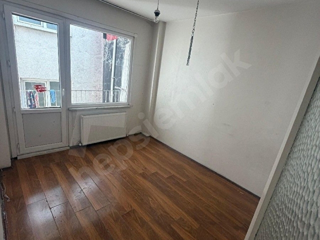 KURTULUŞTA 3.KAT 2+1 BOŞ ANA CADDEYE YAKIN SATILIK DAİRE - Görsel 10
