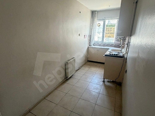KURTULUŞTA 3.KAT 2+1 BOŞ ANA CADDEYE YAKIN SATILIK DAİRE - Görsel 12