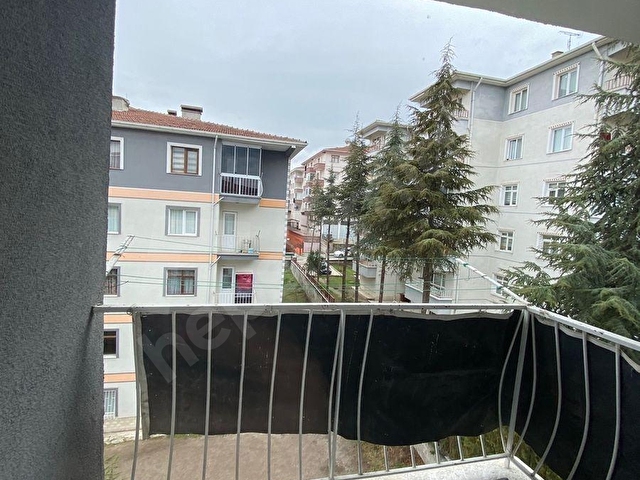 SAFRAN DAN SİNCAN SELÇUKLU MAHALLESİN DE BAĞIMSIZ KOMBİLİ YEŞİL PLATO SİTESİNDE BALKONLU DAİRE - Görsel 19