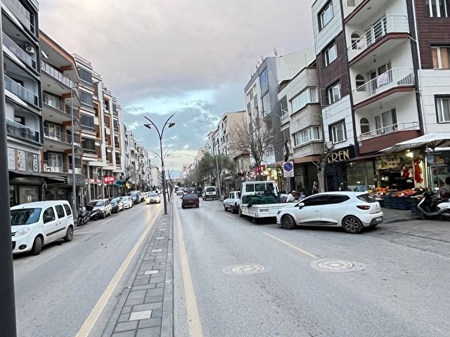 Akhisar Hilaliye caddesi 3+ 1 doğalgazlı Kiralık - Görsel 3