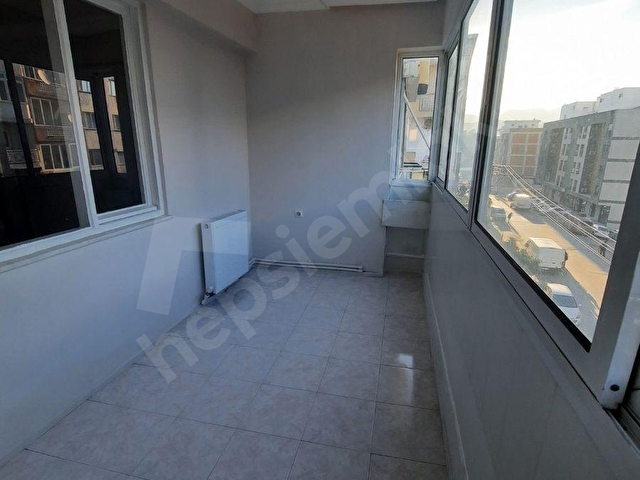 İZMAX-4  DEN GENİŞ METRAJ 5 BALKON ARA KAT FERAH AYDINLIK - Görsel 15