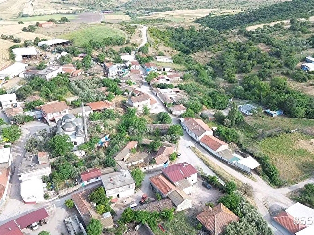 GÖNEN ÜZÜMLÜ’DE 440 m² AVLULU KÖY EVİ VE İMARLI ARSA - Görsel 16
