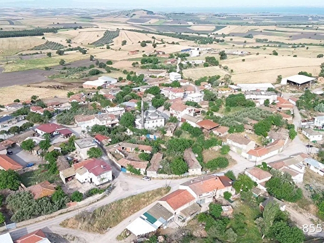 GÖNEN ÜZÜMLÜ’DE 440 m² AVLULU KÖY EVİ VE İMARLI ARSA - Görsel 18