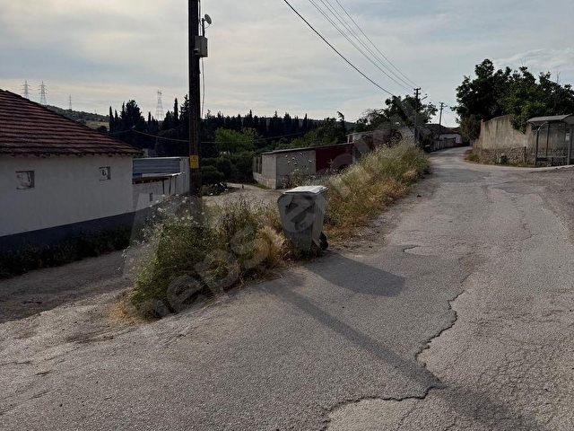 GÖNEN ÜZÜMLÜ’DE 440 m² AVLULU KÖY EVİ VE İMARLI ARSA - Görsel 28