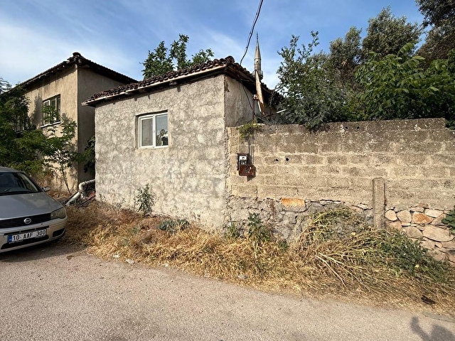 GÖNEN ÜZÜMLÜ’DE 440 m² AVLULU KÖY EVİ VE İMARLI ARSA - Görsel 29