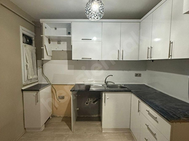 Beyoğlu Kasımpaşada 2+1 Kiralık Boş Daire - Görsel 5