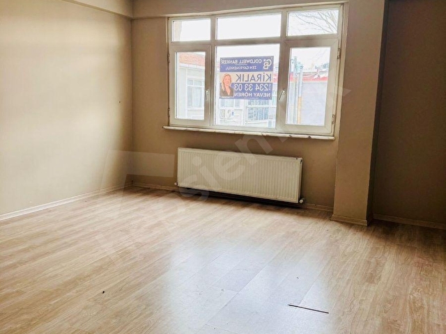 Beyoğlu Kasımpaşada 2+1 Kiralık Boş Daire - Görsel 2