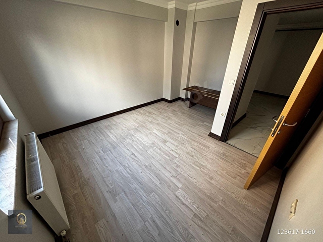 ÖĞERETMENDEN SİTE İÇİ ARA KAT 145m² EBEVEYN BANYOLU FIRSAT 3+1 - Görsel 14
