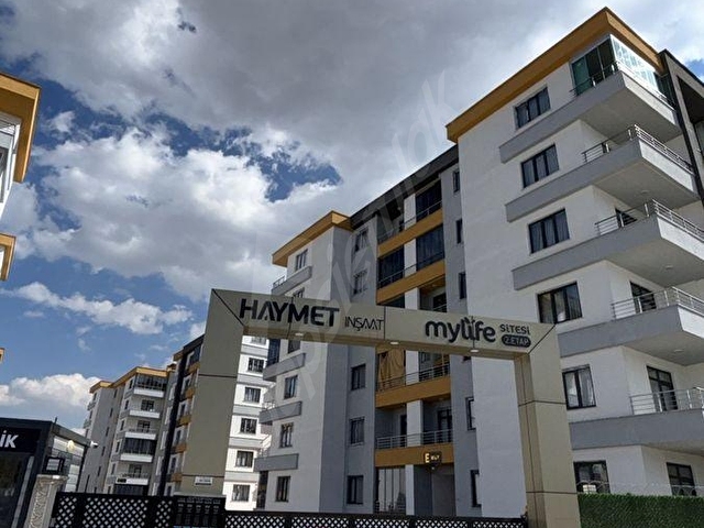 CENGİZLER GAYRİMENKUL’den SİTE İÇİNDE SATILIK 2+1 DAİRE
