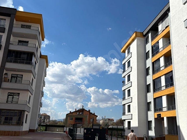 CENGİZLER GAYRİMENKUL’den SİTE İÇİNDE SATILIK 2+1 DAİRE - Görsel 2