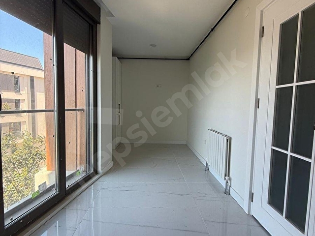 Üsküdar Salacakta Sıfır Binada K.Otoparklı Manzaralı Ara Kat Kiralık Daire - Görsel 13