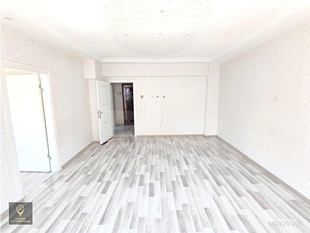 SİNCAN PLEVNE MAH DE KATTA MERKEZİ KONUMDA GENİŞ KULLANIŞLI 3+1 DAİRE - Görsel 14