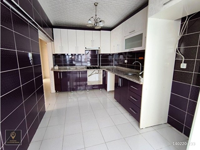 SİNCAN PLEVNE MAH DE KATTA MERKEZİ KONUMDA GENİŞ KULLANIŞLI 3+1 DAİRE