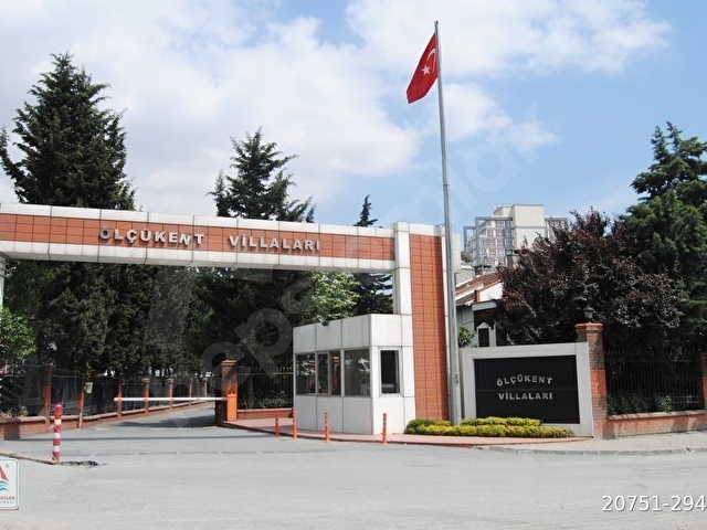 KÜÇÜKÇEKMECE HALKALI İSTASYON MAH. 4+1 KİRALIK TRİPLEKS VİLLA