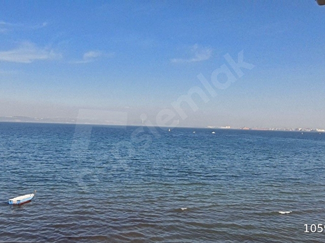 ALTINKUM SİTESİNDE DENİZE SIFIR KÖŞE BİNADA SATILIK 2+1 DAİRE - Görsel 5