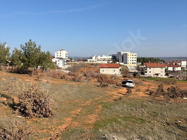 AND EMLAKTAN BANAZ DEVLET HASTANESİ YAKINI 304 m2   İMARLI VİLLA ARSASI - Görsel 4