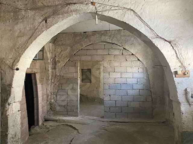 NAR KASABASINDA OTEL YAPIMINA UYGUN SATILIK ESKİ EV - Görsel 11