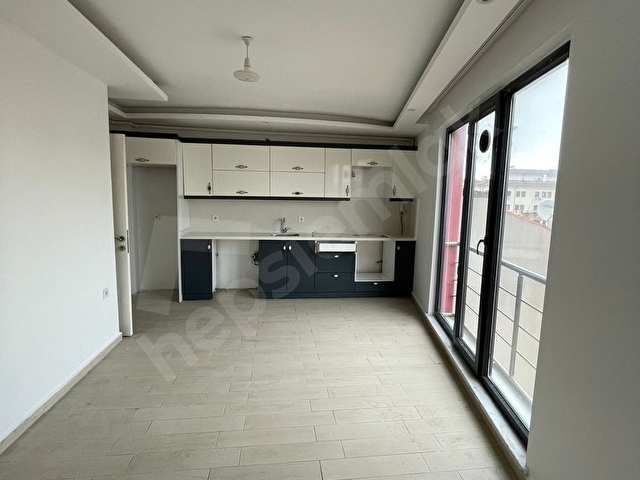 VEZİROĞLU GAYRİMENKUL GELİBOLUDA 2+1 80 m2 KİRALIK DAİRE