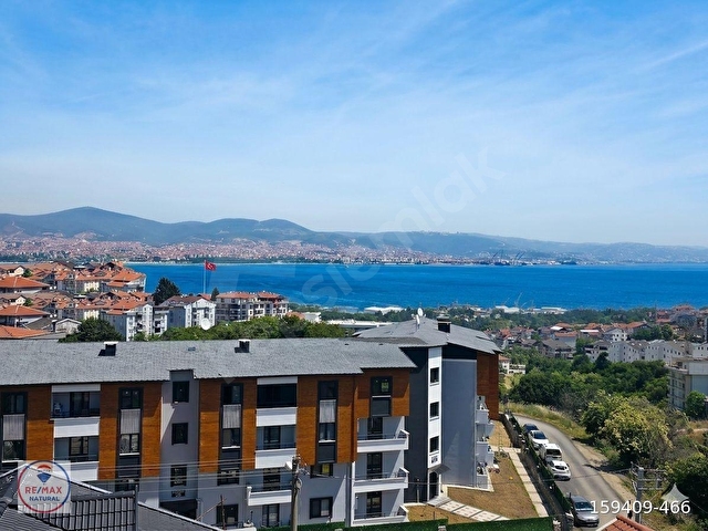 GÖLCÜK TOPÇULARDA,DENİZ MANZARALI, SİTE İÇİNDE SÜPER LÜKS DAİRE