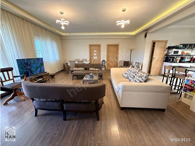 İzmir in Gözdesi Urla Bademler de 1350 m2 Müstakil Arsası İçerisin de 12 Yıllık  Müstakil Ev - Görsel 23