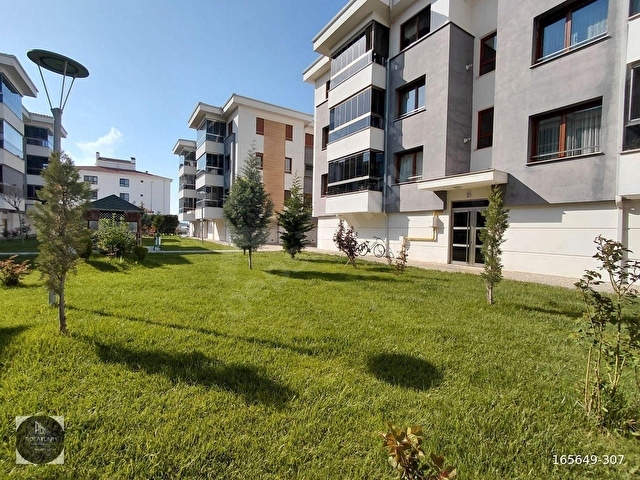 BATIKENTTE SİTE İÇERİSİNDE HAVUZLU ARAKAT SATILIK 4+1DAİRE ZM-5 - Görsel 2