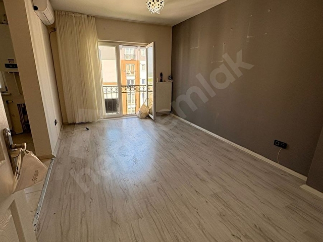 HADIMKÖY KİPTAŞ-1 SİTESİNDE SATILIK İÇİ YENİLENMİŞ TEMİZ DAİRE - Görsel 5