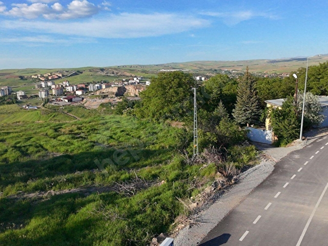BÜNYAN 2. CAM TERAS YAKINI 3 KAT İMARLI VİLLA PARSELİ