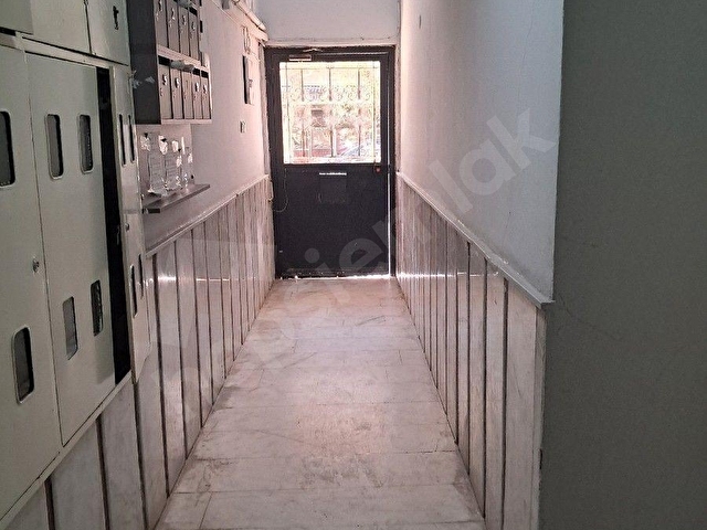 Karşıyaka Bahçelievlerde Cadde üstü Doğalgazlı Kiralık geniş 3+1 ! - Görsel 12