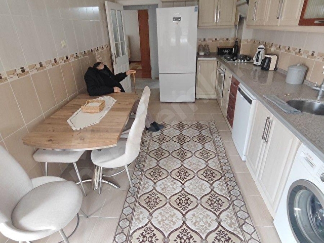 ZAFER GORDİON CAD. ALT GEÇİT YAKINI 3+1/140M² MASRAFSIZ ARA KAT SATILIK DAİRE