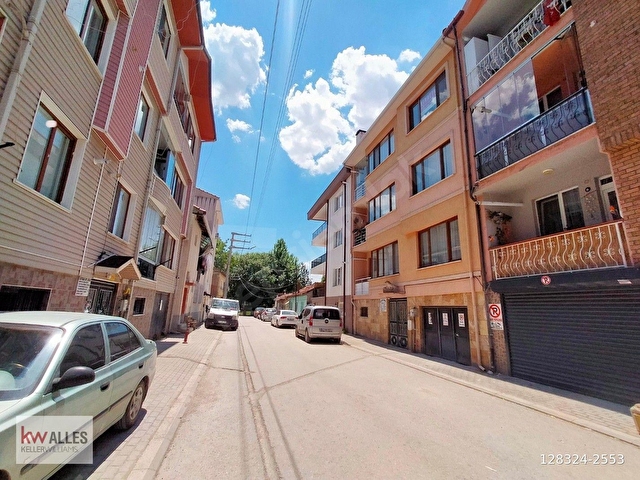 KW ALLES / OSMANGAZİ MAHALLESİNDE MERKEZİ KONUMDA TEMİZ 2+1 KİRALIK DAİRE