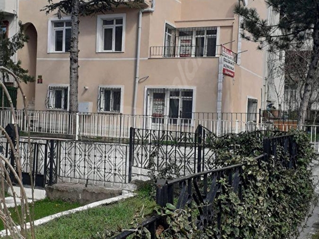 ALTINBAŞTAN BATIKENT İNÖNÜ MAH. 2+4 KÖŞE MANTOLAMALI YAPILI KİRALIK TRİPLEKS