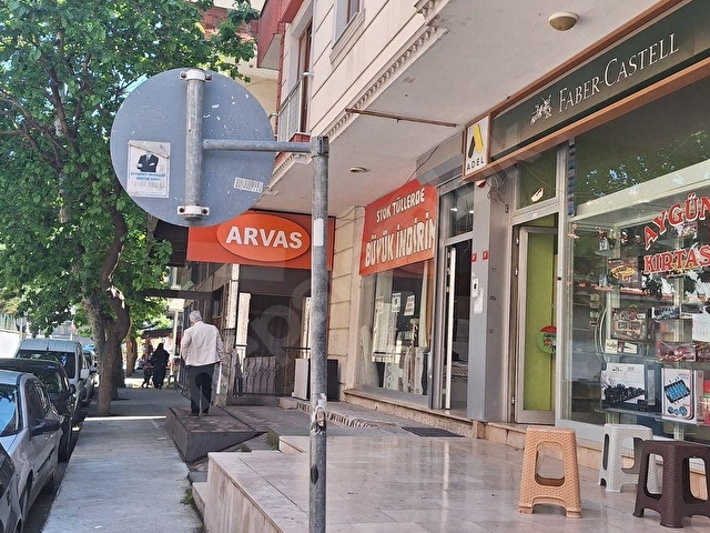 KAYNARCADA ÇARŞI İÇERİSİNDE 85 M2 SATILIK DÜKKAN