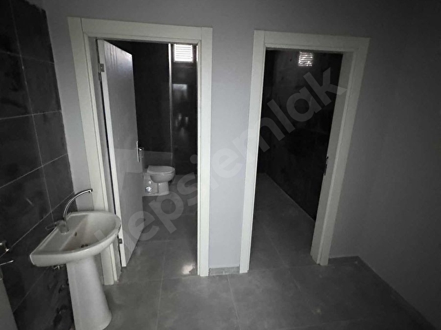 HURDACILAR YENİ TOKİDE 100 KW ENERJİLİ 600M2 KİRALIK DÜKKAN - Görsel 14