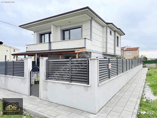 DEMİRELLER- MERKEZE YAKIN ALT YAPILI GENİŞ BAHÇELİ FIRSAT VİLLA - Görsel 2