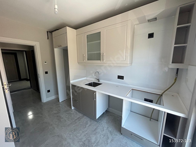 ÜSKÜDAR MEHMET AKİF ERSOYDA YENİ SİTE MERKEZİ KONUM 2+1 SATILIK - Görsel 24