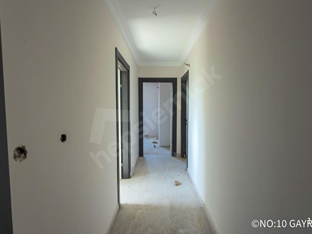NO:10 GAYRİMENKUL’DEN MERKEZİ KONUMDA MÜSTAKİL TADINDA 1+1 AİDATSIZ FIRSAT DAİRE - Görsel 9