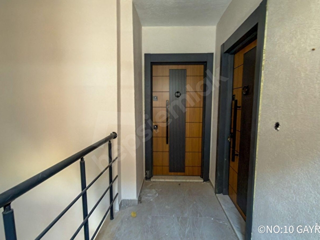 NO:10 GAYRİMENKUL’DEN MERKEZİ KONUMDA MÜSTAKİL TADINDA 1+1 AİDATSIZ FIRSAT DAİRE - Görsel 13